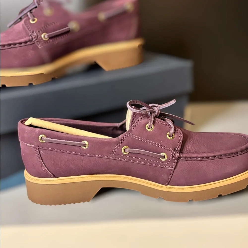 SPERRY TOP-SIDER® Wells Boat Shoe (Women size) 9.5 / Men’s 8 NEW IN BOX